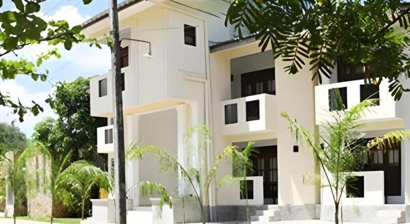 The Kent Tissamaharama Exterior photo