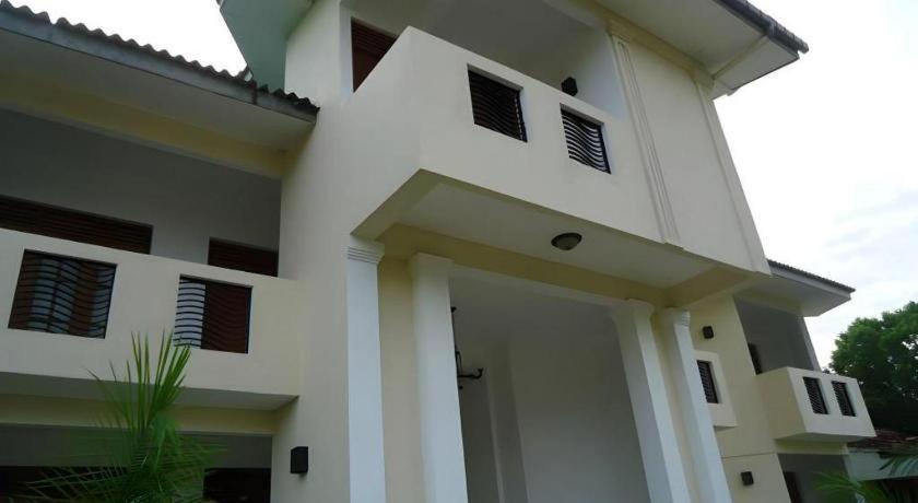 The Kent Tissamaharama Exterior photo