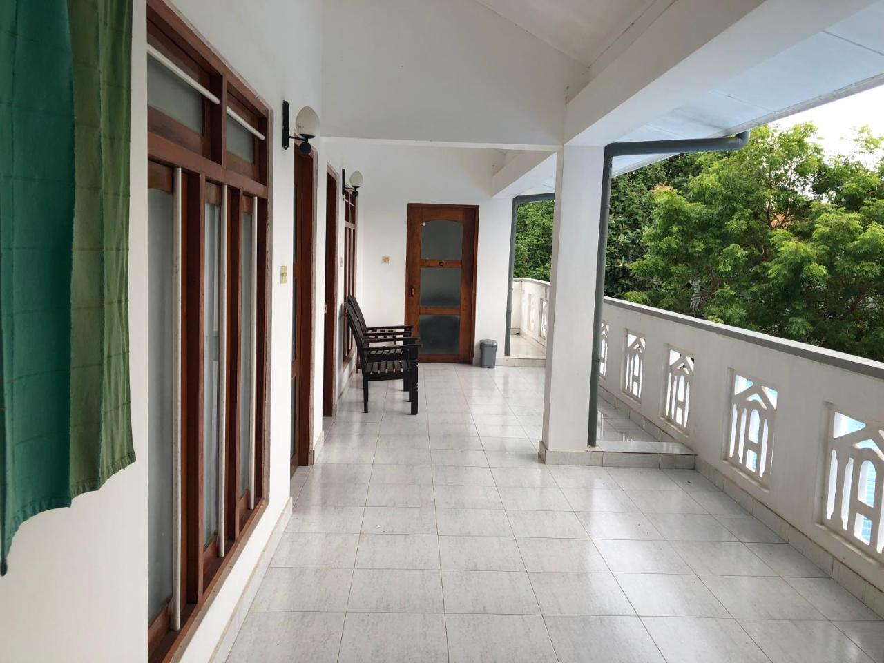 Kent Hotel Tissamaharama Exterior photo