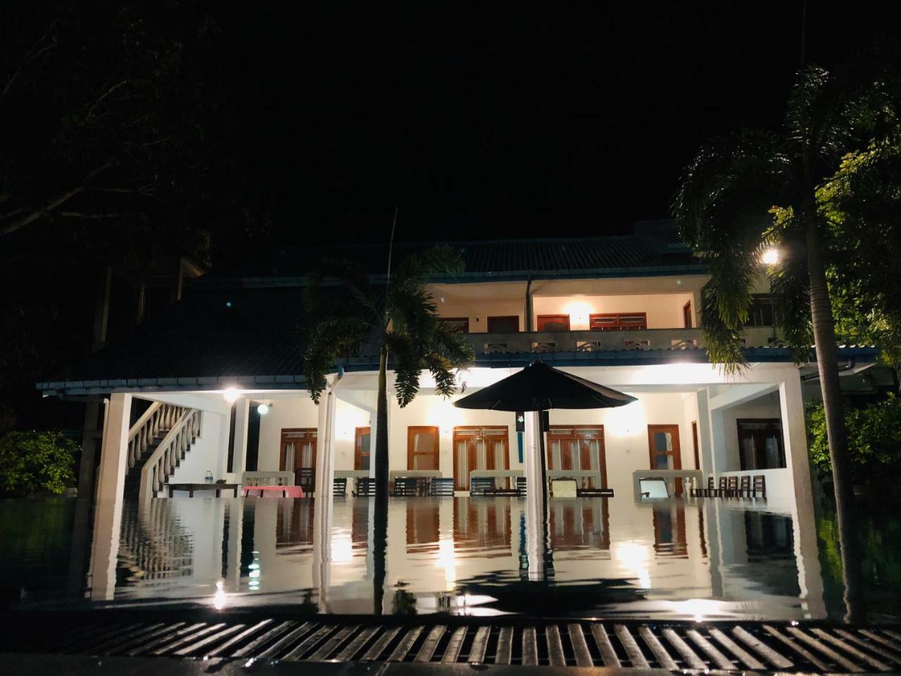 Kent Hotel Tissamaharama Exterior photo